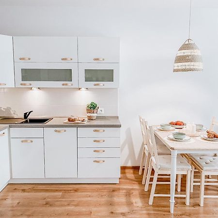Apartamenty Flat White Ruczajowa ジェロナ・グラ エクステリア 写真