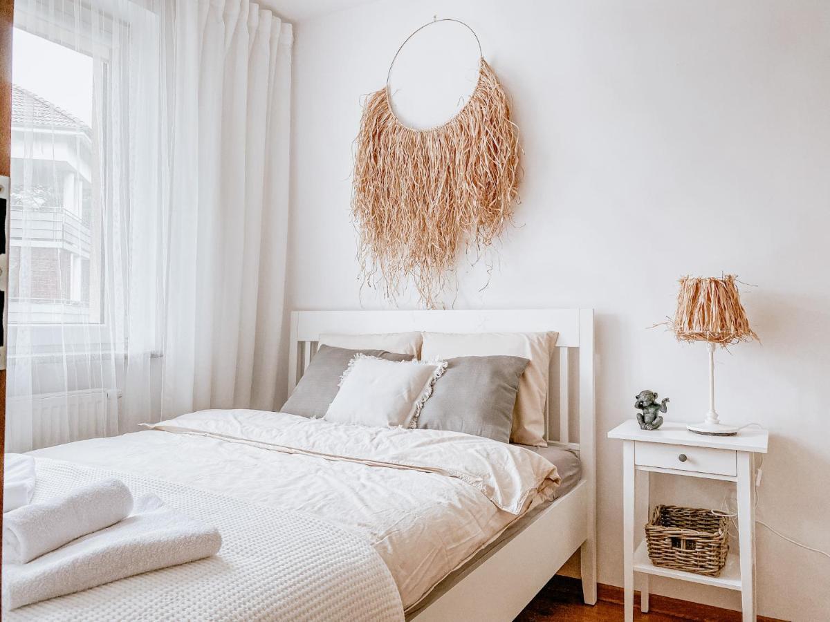 Apartamenty Flat White Ruczajowa ジェロナ・グラ エクステリア 写真